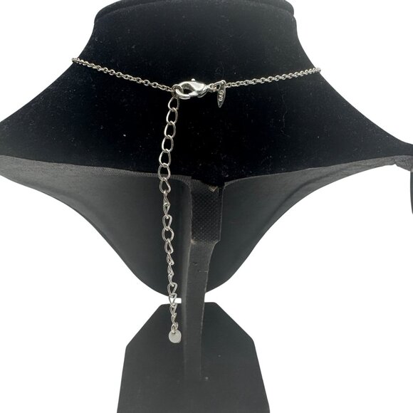 Avon Twisted Circle Pendant Necklace Earrings Set Classic Timeless Set - Picture 3 of 8